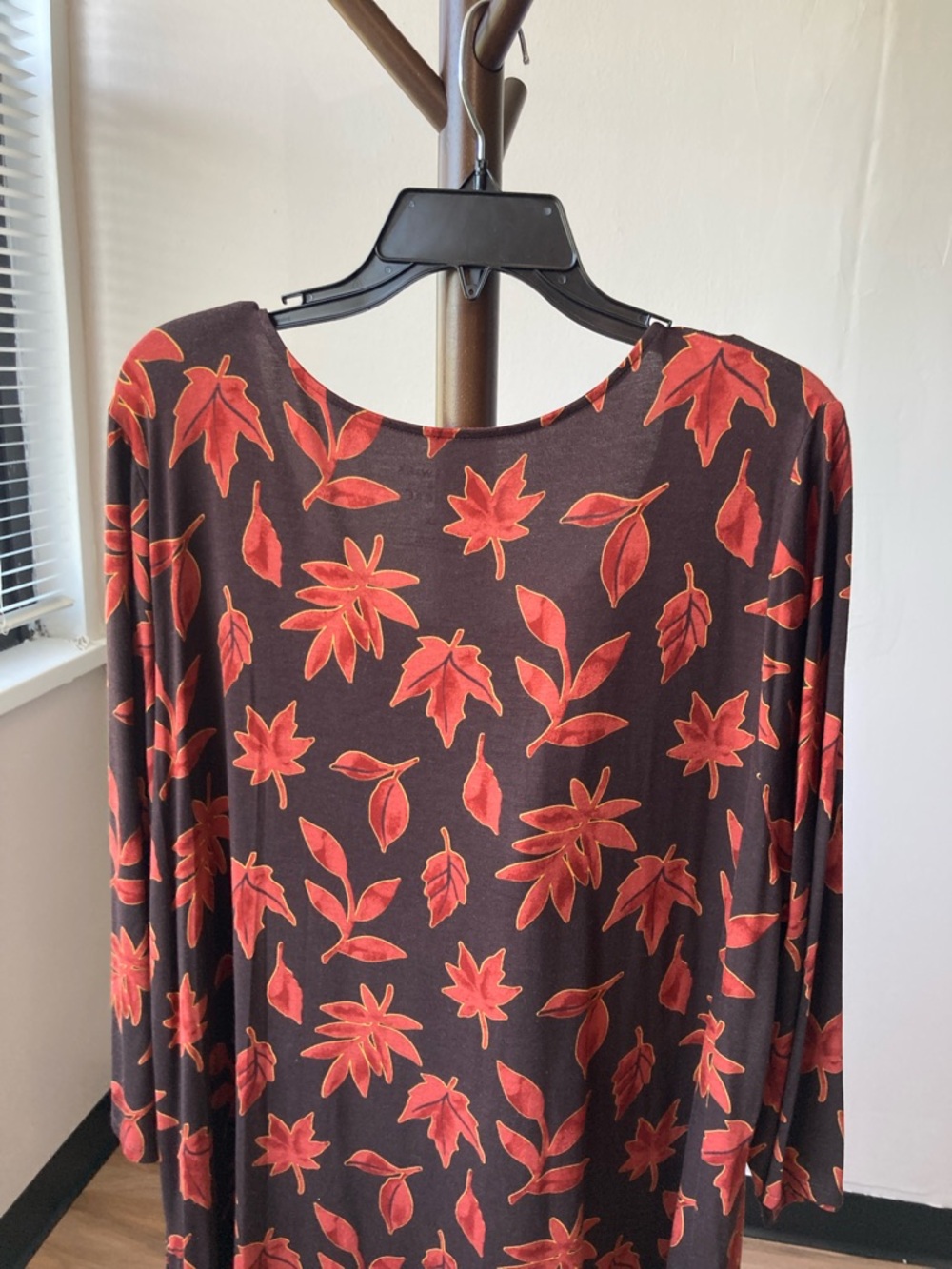 Preswick & Moore leaves print top soft with stretch casual 2X - Picture 10 of 15